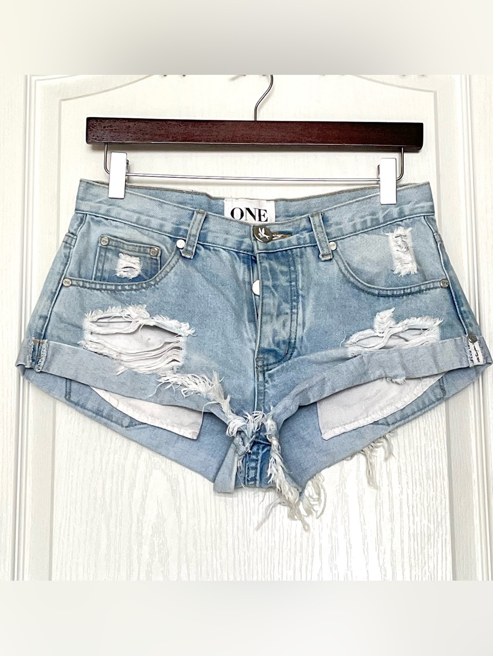 One Teaspoon Bandits Denim Shorts 24 Light Wash Distressed Cuffed Low Waist